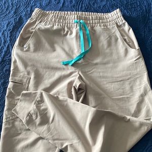 Women’s medium Figs high waisted jogger scrub pants, khaki